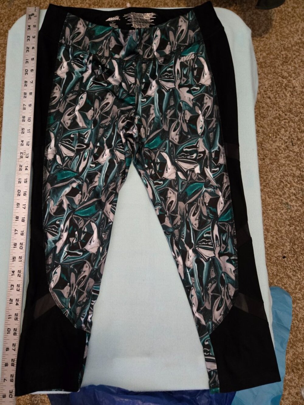 Avia Cropped Capri Leggings L Green Abstract Gym Activewear